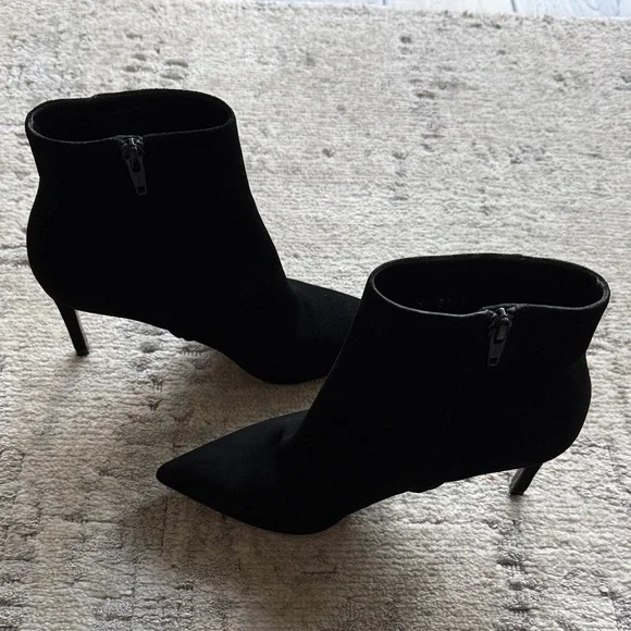 Saint Laurent Sleek Black Booties - Picture 3 of 7